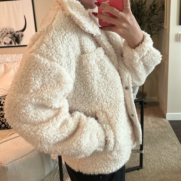 Teddy Shacket Coat - Picture 2 of 9